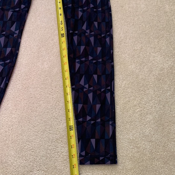 Lululemon purple geometric wunder unders leggings size 8 - Picture 5 of 10